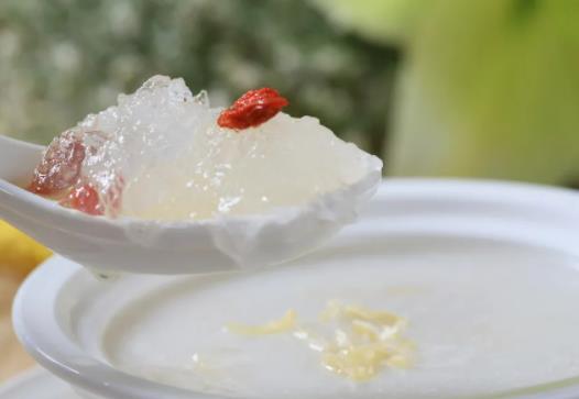 營養最接近燕窩的食物有啥?為什么有的燕窩顏色比較黃