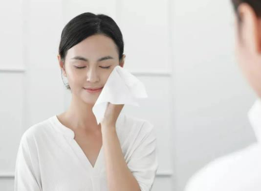 額頭長痘痘怎么調理?臉頰兩側長痘痘怎么消除