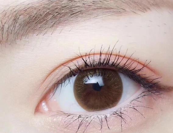 使用美瞳對(duì)眼睛有害嗎?美瞳戴多長時(shí)間?