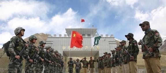 世界上唯一一個(gè)對(duì)中國(guó)不設(shè)防的國(guó)家,中巴兩國(guó)官兵經(jīng)常串門(mén)吃飯