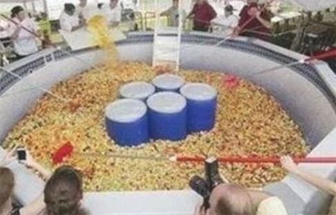 世界上最大的沙拉 麻省理工學院制作重達6800公斤