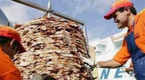 世界最大的豬肉串 希臘一飯店的肉串重1503.66公斤