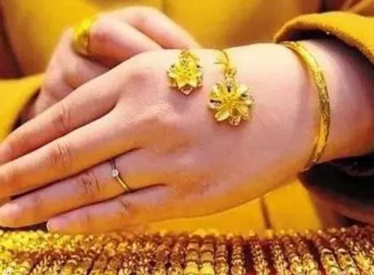 結婚三金買日常戴的還是買壓箱底的?結婚買三金好還是折現好