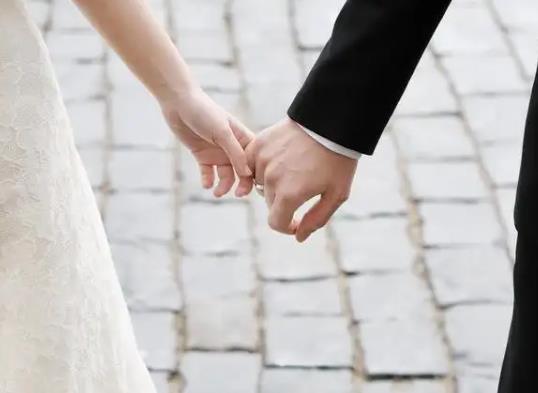 女生主動加前任丟臉嗎?忘不了前任的男人能要嗎