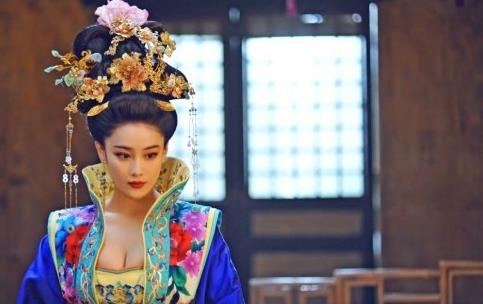 9、新壞女人專業戶 張馨予.jpg