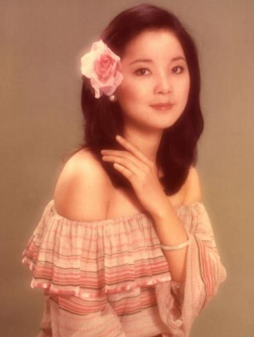 中國(guó)最美十大女歌手排行榜,鄧麗君第一,宋祖英第二