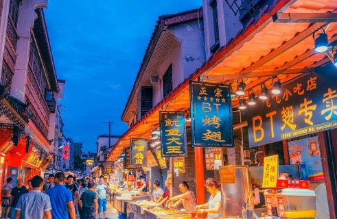 中國十大著名美食街排行榜,簋街、西安回民街美食多不可錯過