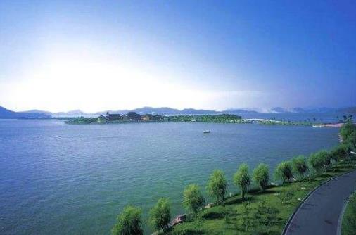 寧波十大適合拍照的地方排行榜,寧波雪竇山風(fēng)景名勝區(qū)引人矚目