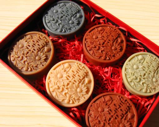 送姐姐結(jié)婚禮物排行榜,木質(zhì)旋轉(zhuǎn)婚禮音樂盒很實(shí)用