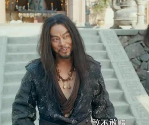絕代雙驕?zhǔn)髳喝耍艢⑷朔Q“血手”,李大嘴武功高強(qiáng)