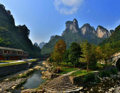 湘西十大景點(diǎn)排名,乾州古城建筑宏偉大氣,猛洞河漂流山清水秀