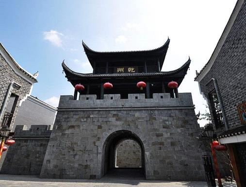 湘西十大景點(diǎn)排名,乾州古城建筑宏偉大氣,猛洞河漂流山清水秀