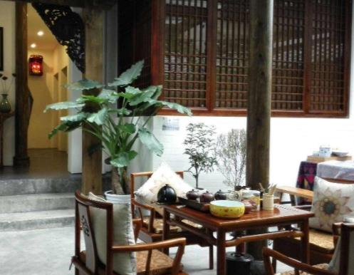 成都十大網(wǎng)紅民宿排名,玉舍草堂交通便利,一畝原鄉(xiāng)充滿情調(diào)