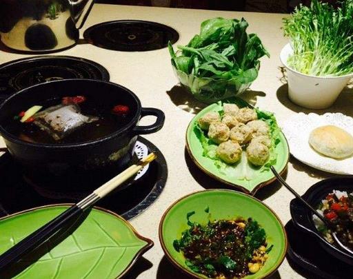 十大養(yǎng)生素食加盟店排名,素芳齋有特色,素百味是快餐領(lǐng)導(dǎo)者
