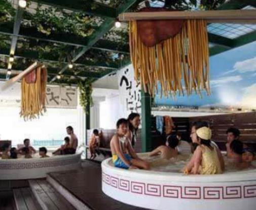全球十大奇特沐浴方式,石油浴流傳千年,拉面浴能促進新城代謝