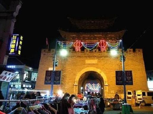 河南十大小吃街排名,鄭州健康路美食街、洛陽八角樓金街名氣很大