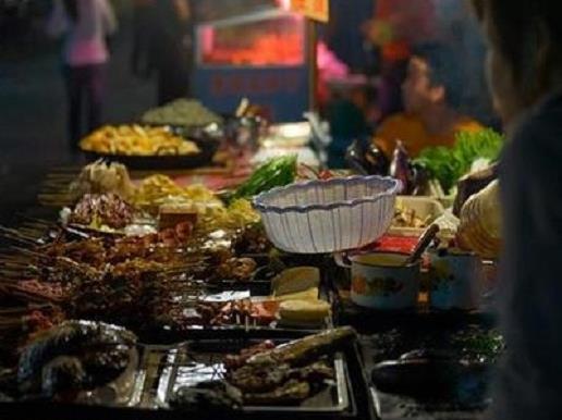 鄭州五大小吃街排行榜,健康路美食街、兩岸美食廣場很有特色
