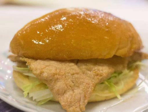 澳門十大必吃美食排名,葡式蛋撻香味濃郁、豬扒包外脆里嫩