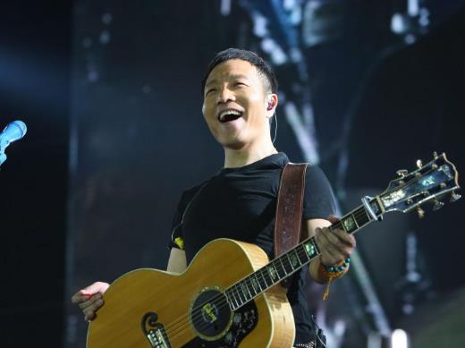 許巍十大經典歌曲排行榜,《執著》《藍蓮花》震撼心靈