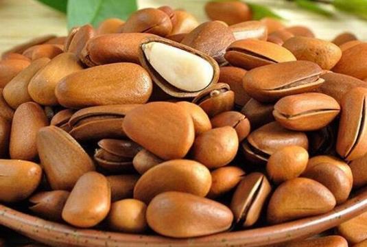 十大減肥干果排行榜,花生有助于增強飽腹感、核桃可使膽固醇降低