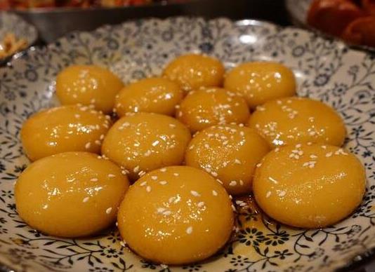 湖南十大特產排行榜,臭豆腐聞起來臭吃起來香、常德醬板鴨讓人回味無窮