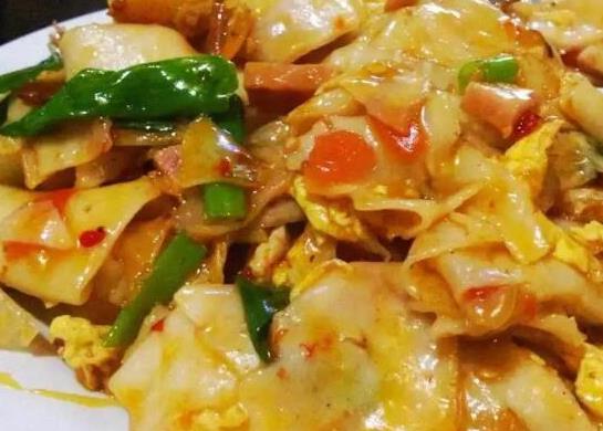 十大滇菜招牌菜排行榜,汽鍋雞鮮香可口、白油雞樅健脾和胃