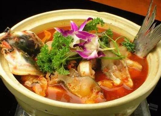 十大滇菜招牌菜排行榜,汽鍋雞鮮香可口、白油雞樅健脾和胃