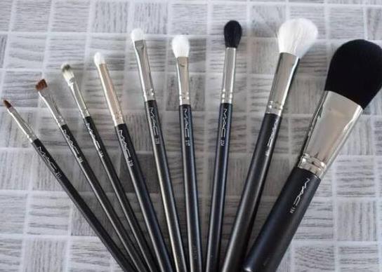 十大化妝刷品牌排行榜,白鳳堂化妝刷、竹寶堂化妝刷抓粉效果好