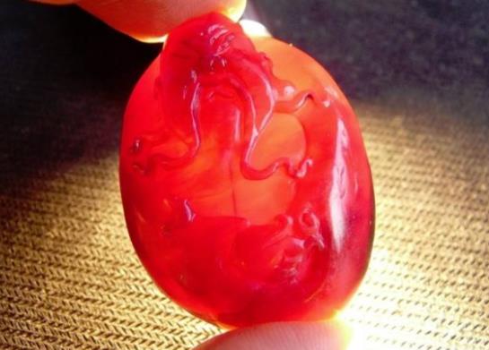 世界十大最值錢的玉石排名,羊脂白玉細膩油性好、和田黃玉是玉中之皇