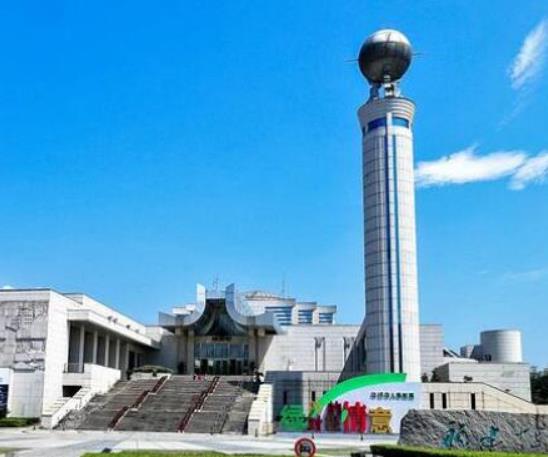 十大福州免費(fèi)旅游景點(diǎn),三坊七巷被譽(yù)為“中國(guó)明清建筑博物館”