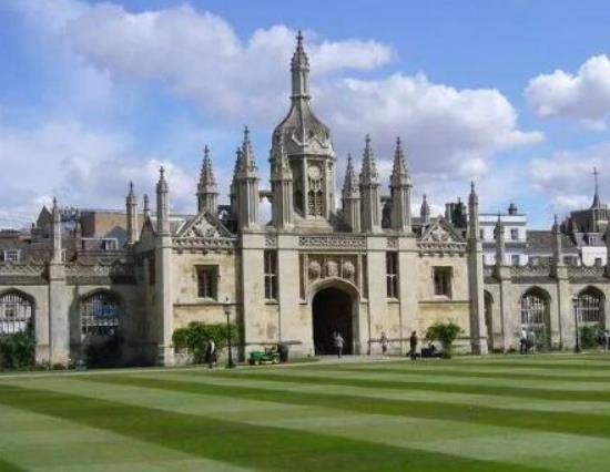 2022英國(guó)大學(xué)QS排名,牛津大學(xué)影響力很大、劍橋大學(xué)享譽(yù)全球