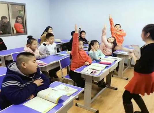 康定市十大教育培訓機構排名,晉級文化藝術培訓學校采用三位一體教學法