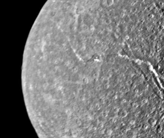 太陽系中十大衛(wèi)星排名,木衛(wèi)三分層明顯、木衛(wèi)六體積比水星還大