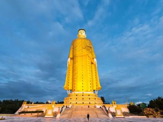 世界十大最高雕塑排名,中原大佛是世界最高、緬甸大佛風景優美