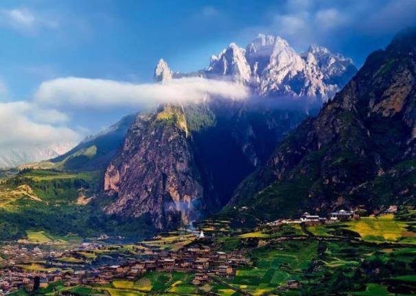 地球上的十大秘境旅游景點排行 新幾內亞中央山脈中有著大量的森林
