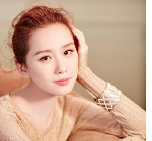 中國當(dāng)紅女星美女排行 唐嫣標(biāo)致甜美的心形面孔