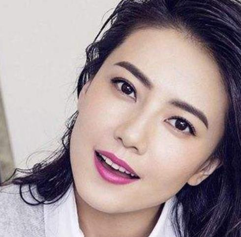 中國當(dāng)紅女星美女排行 唐嫣標(biāo)致甜美的心形面孔