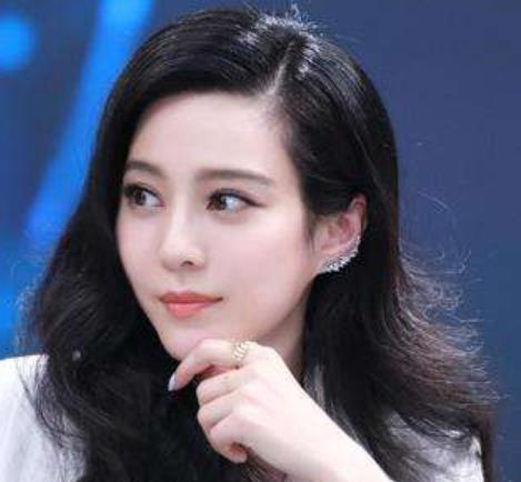 中國當(dāng)紅女星美女排行 唐嫣標(biāo)致甜美的心形面孔