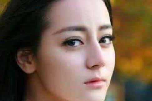 中國現(xiàn)代四大美女排行 迪麗熱巴1992年6月3日出生于烏魯木齊