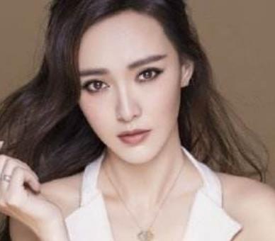 中國現(xiàn)代四大美女排行 迪麗熱巴1992年6月3日出生于烏魯木齊