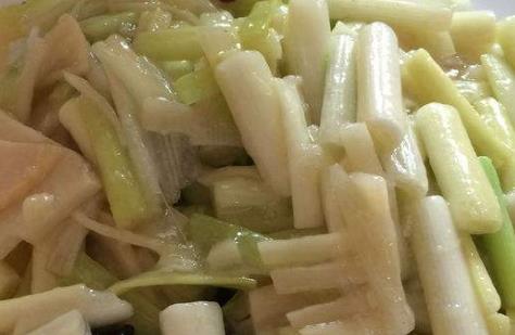山東濟(jì)南特色小吃排行 盤絲餅一般用花生油來煎烙