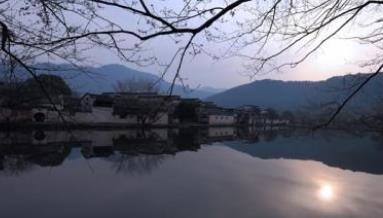 中國境內(nèi)最邪門的地方排行榜 廣州一村莊有個奇怪的倒影塘