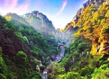 五一十大景點 上海迪士尼樂園是中國內(nèi)地首座迪士尼主題樂園