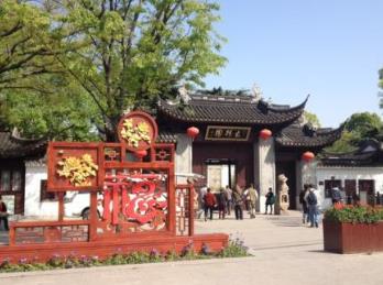五一十大景點 上海迪士尼樂園是中國內(nèi)地首座迪士尼主題樂園