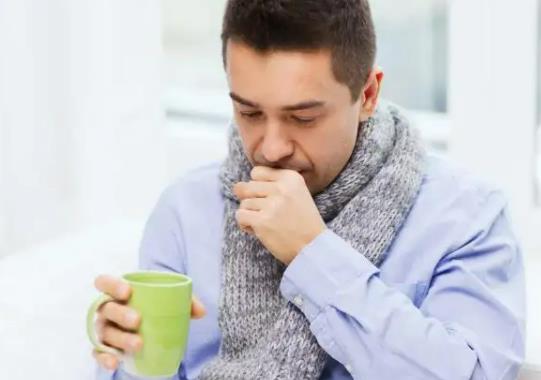 往別人臉上吐痰犯法嗎?總是吐痰的人有什么問題嗎 往別人臉上吐痰犯法嗎?總是吐痰的人有什么問題嗎