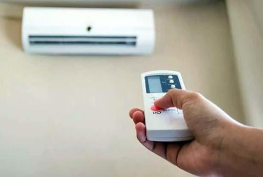 開空調要不要開加濕器?夏天空調往上吹省電還是往下吹省電 開空調要不要開加濕器?夏天空調往上吹省電還是往下吹省電