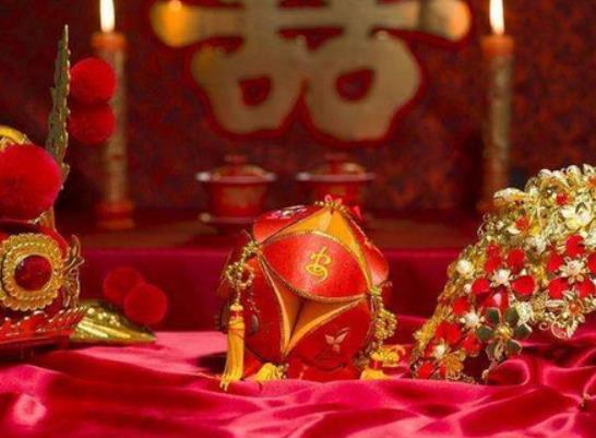 結婚請帖時間一般寫幾點?結婚腰鏡要買幾個 結婚請帖時間一般寫幾點?結婚腰鏡要買幾個