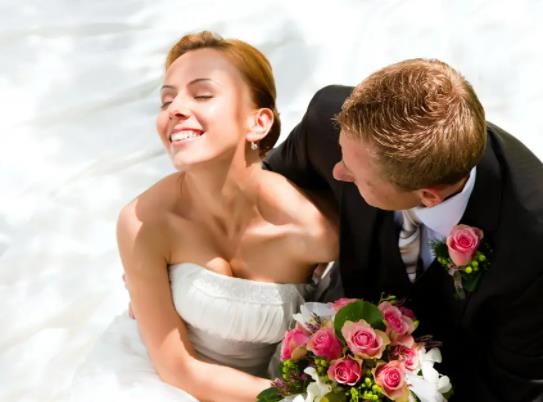 剛結(jié)婚第一年中秋節(jié)要到女方家過嗎?中秋節(jié)要提前去老丈人家送禮嗎 剛結(jié)婚第一年中秋節(jié)要到女方家過嗎?中秋節(jié)要提前去老丈人家送禮嗎