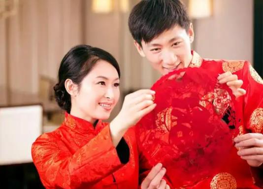 結(jié)婚被子要不要先洗一下?結(jié)婚被子是男方準(zhǔn)備還是女方準(zhǔn)備 結(jié)婚被子要不要先洗一下?結(jié)婚被子是男方準(zhǔn)備還是女方準(zhǔn)備