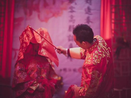 過禮男方父母及男方本人需要去嗎?過禮男方要給女方買衣服嗎 過禮男方父母及男方本人需要去嗎?過禮男方要給女方買衣服嗎